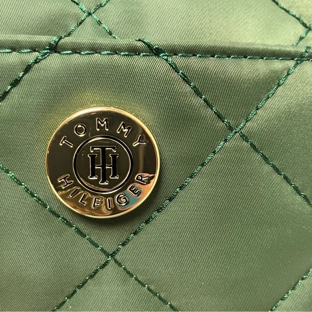 Tommy Hilfiger green and camel color crossbody purse - Picture 3 of 5